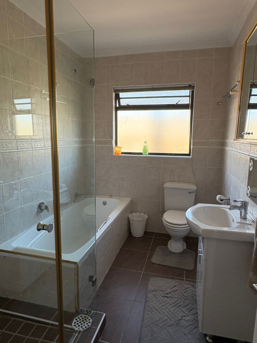 4 Bedroom Property for Sale in Flamingo Vlei Western Cape